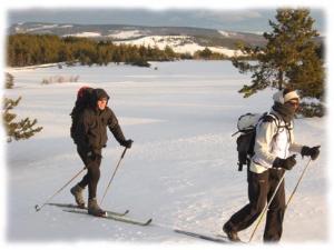 Raid nordique sur le Mont Lozere Courbes arrondies du Mont Lozere, chaos granitiques soupoudrés de neige, hameaux de Bellecoste et de Mas Camargues sont le cadre de votre randonnee ski nordique